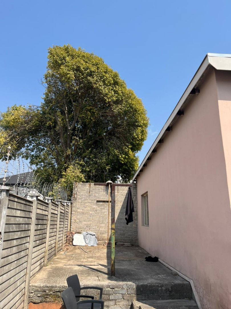  Bedroom Property for Sale in Brixton Gauteng