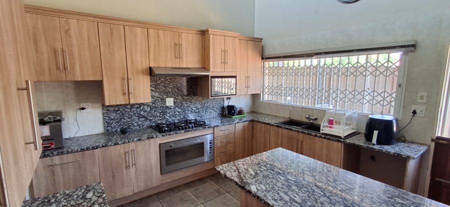 4 Bedroom Property for Sale in Pretoria Gardens Gauteng