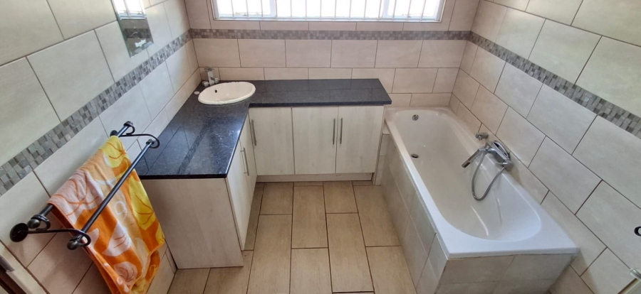 4 Bedroom Property for Sale in Pretoria Gardens Gauteng