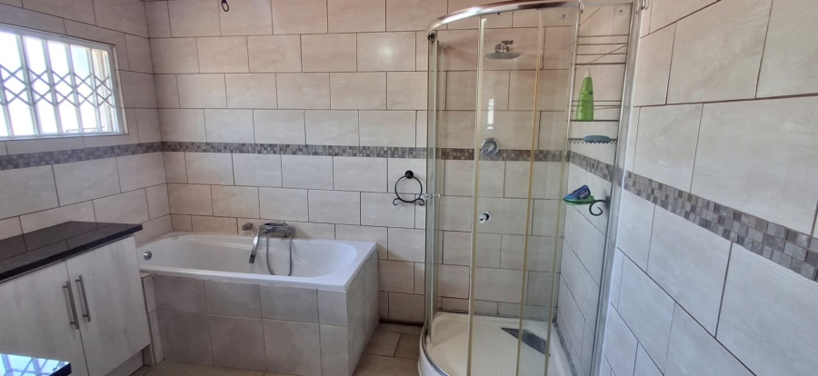 4 Bedroom Property for Sale in Pretoria Gardens Gauteng