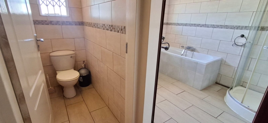 4 Bedroom Property for Sale in Pretoria Gardens Gauteng