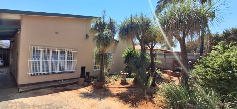 4 Bedroom Property for Sale in Pretoria Gardens Gauteng