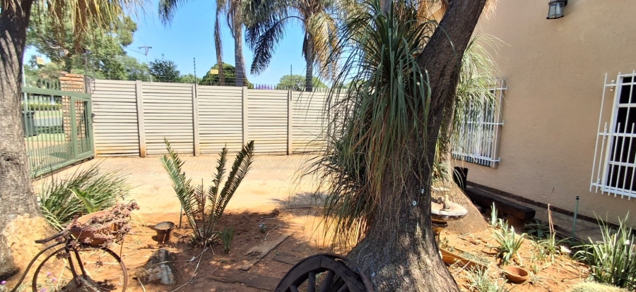 4 Bedroom Property for Sale in Pretoria Gardens Gauteng