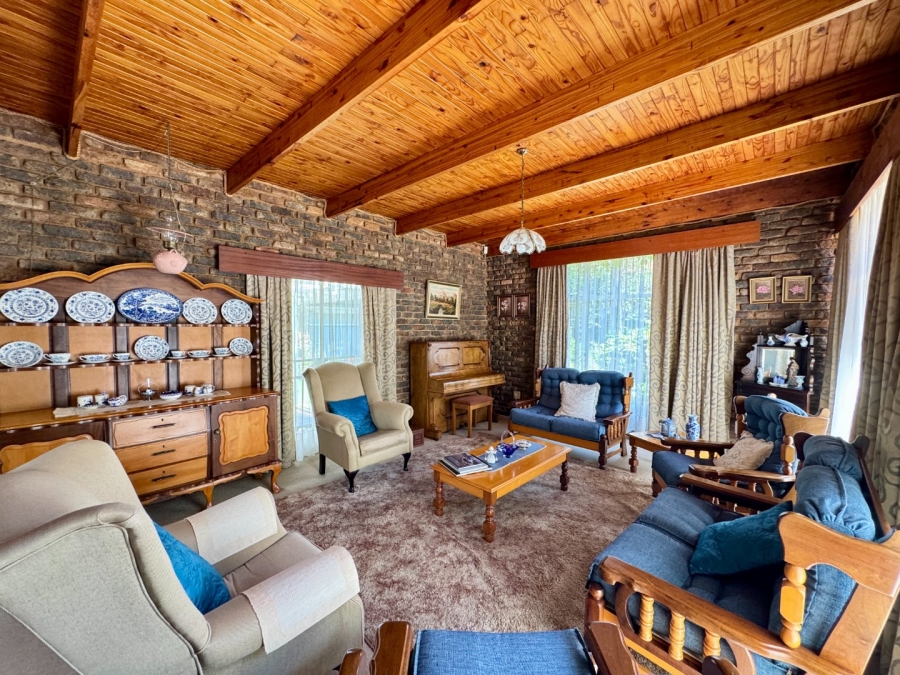 6 Bedroom Property for Sale in Lyttelton Manor Gauteng