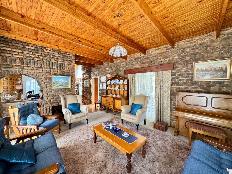 6 Bedroom Property for Sale in Lyttelton Manor Gauteng