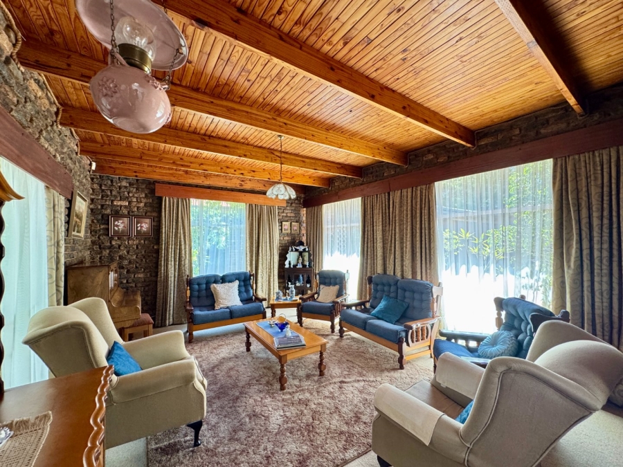 6 Bedroom Property for Sale in Lyttelton Manor Gauteng