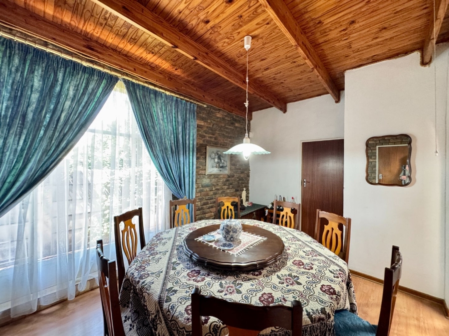 6 Bedroom Property for Sale in Lyttelton Manor Gauteng