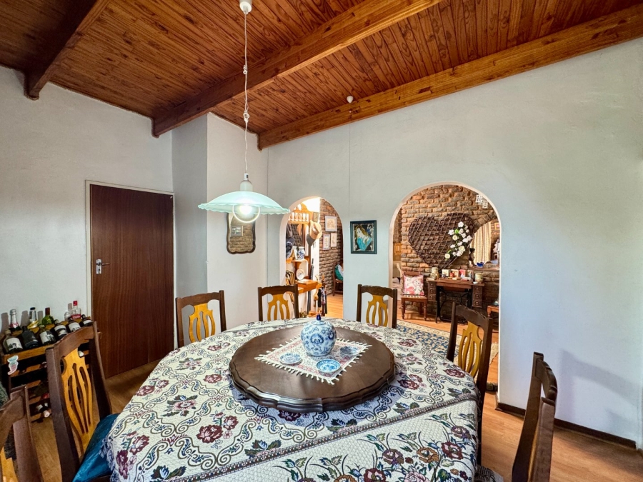 6 Bedroom Property for Sale in Lyttelton Manor Gauteng