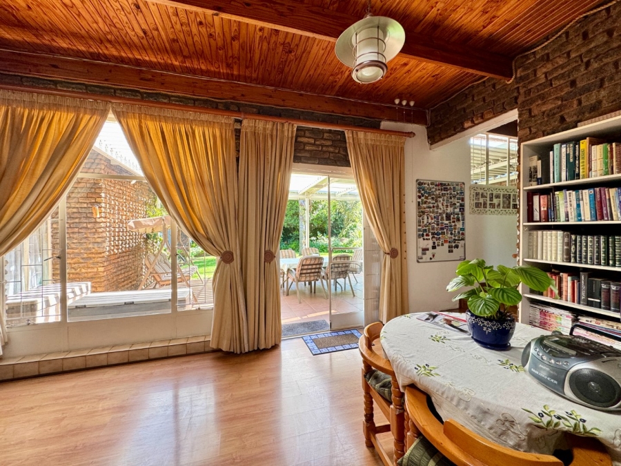 6 Bedroom Property for Sale in Lyttelton Manor Gauteng