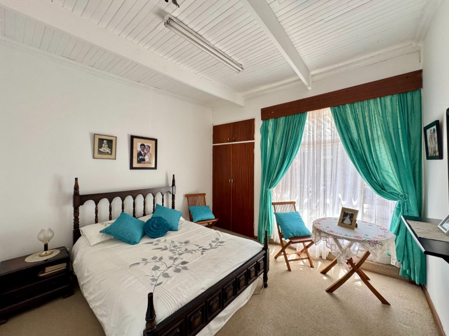 6 Bedroom Property for Sale in Lyttelton Manor Gauteng