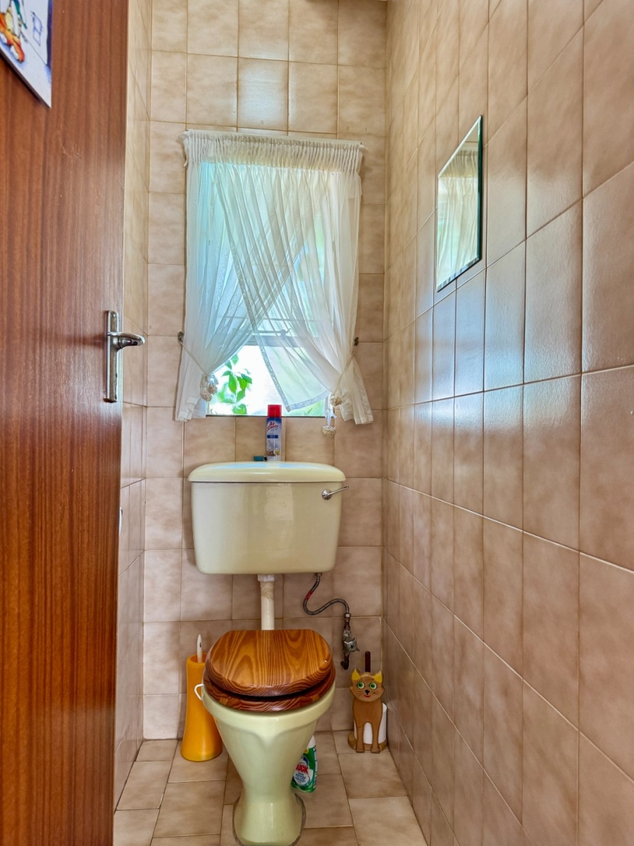 6 Bedroom Property for Sale in Lyttelton Manor Gauteng