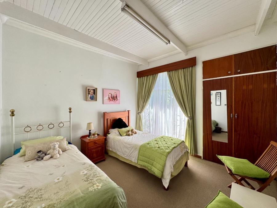 6 Bedroom Property for Sale in Lyttelton Manor Gauteng