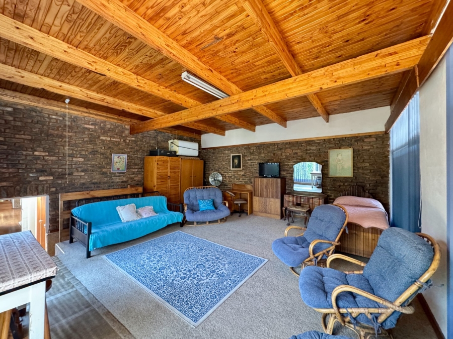 6 Bedroom Property for Sale in Lyttelton Manor Gauteng