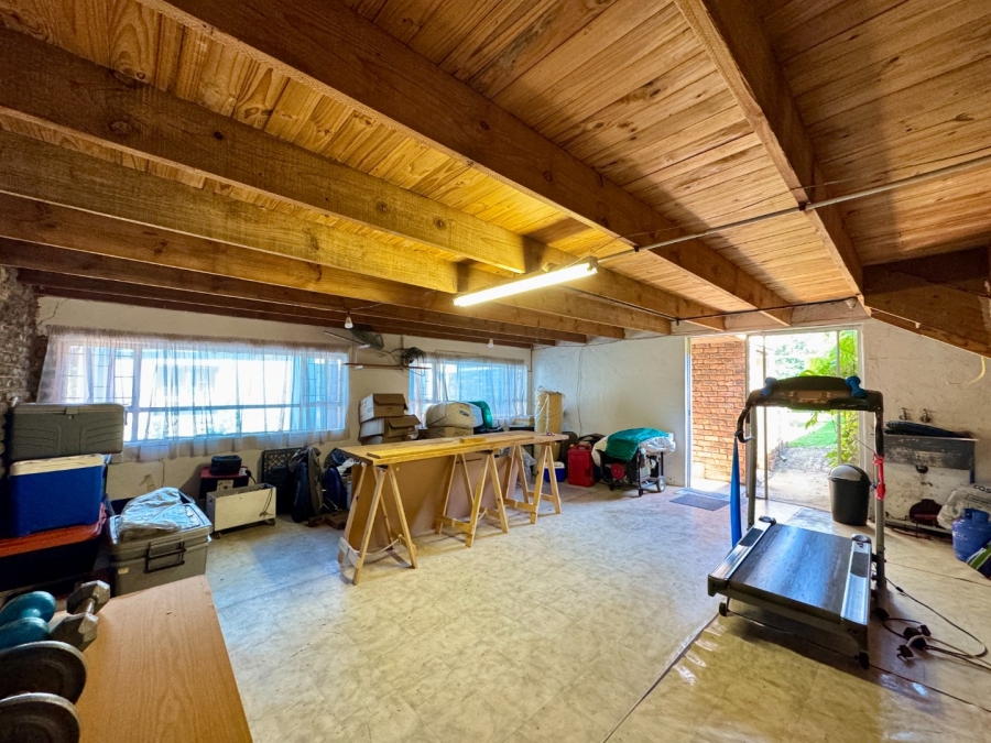 6 Bedroom Property for Sale in Lyttelton Manor Gauteng
