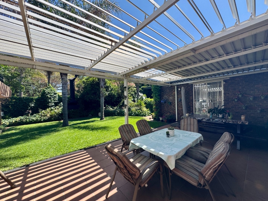 6 Bedroom Property for Sale in Lyttelton Manor Gauteng