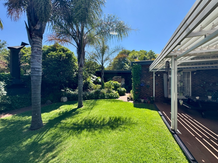 6 Bedroom Property for Sale in Lyttelton Manor Gauteng