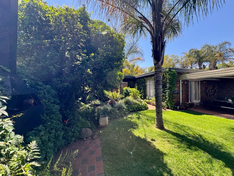 6 Bedroom Property for Sale in Lyttelton Manor Gauteng