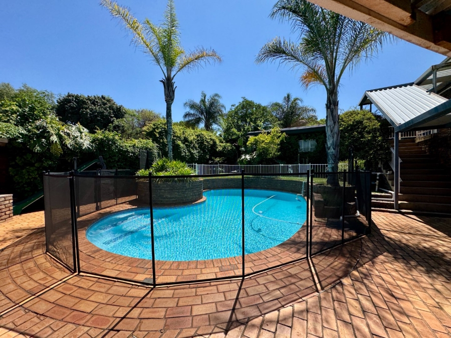 6 Bedroom Property for Sale in Lyttelton Manor Gauteng