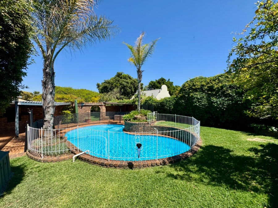 6 Bedroom Property for Sale in Lyttelton Manor Gauteng