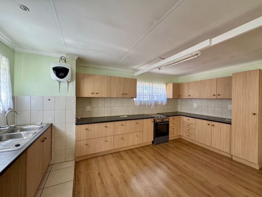 6 Bedroom Property for Sale in Lyttelton Manor Gauteng