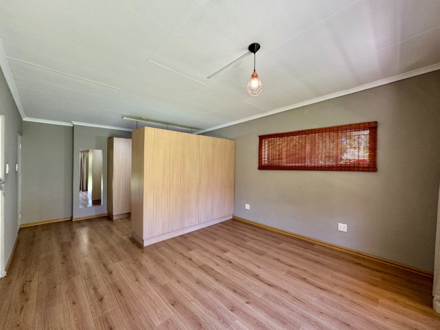 6 Bedroom Property for Sale in Lyttelton Manor Gauteng