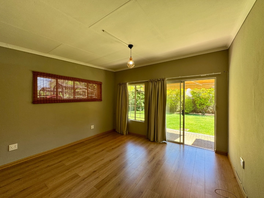 6 Bedroom Property for Sale in Lyttelton Manor Gauteng