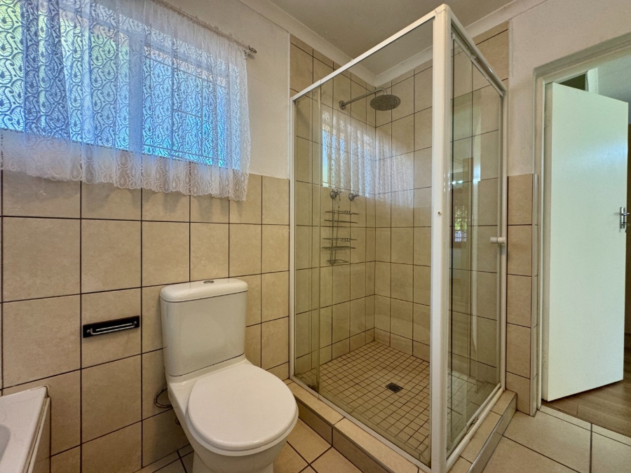 6 Bedroom Property for Sale in Lyttelton Manor Gauteng