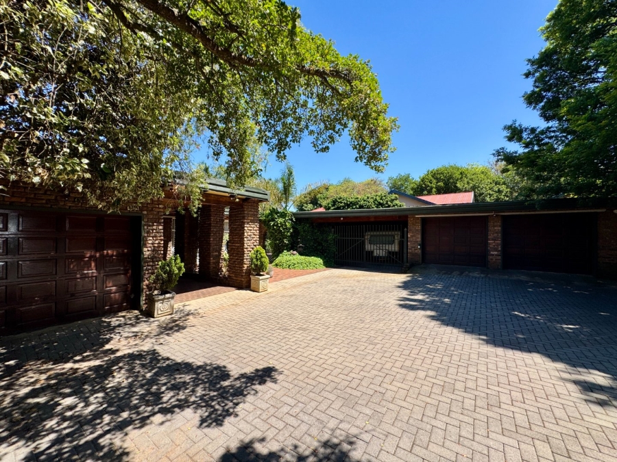 6 Bedroom Property for Sale in Lyttelton Manor Gauteng