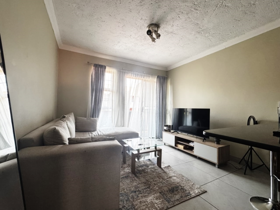 2 Bedroom Property for Sale in Erand Gardens Gauteng