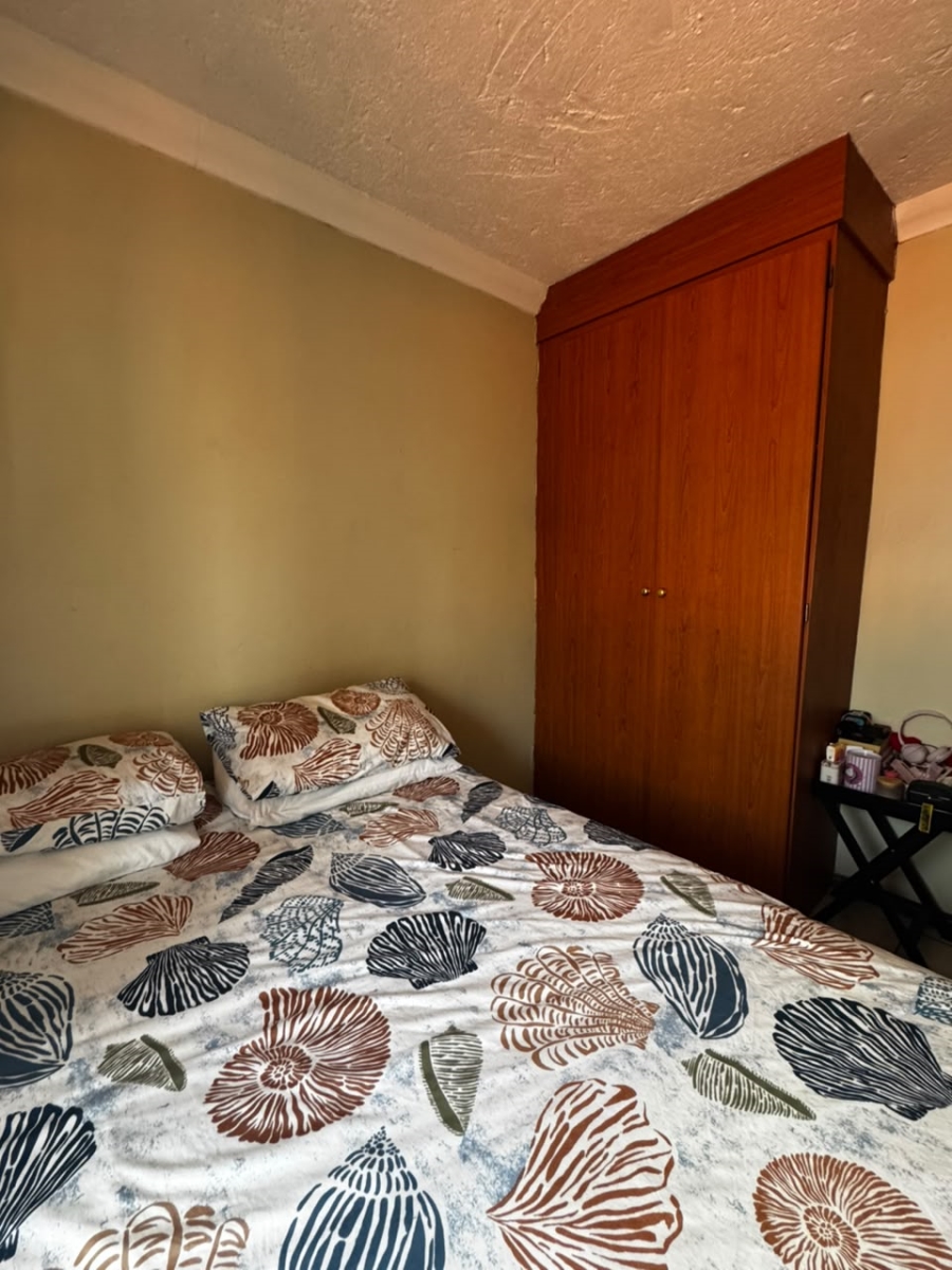 2 Bedroom Property for Sale in Erand Gardens Gauteng