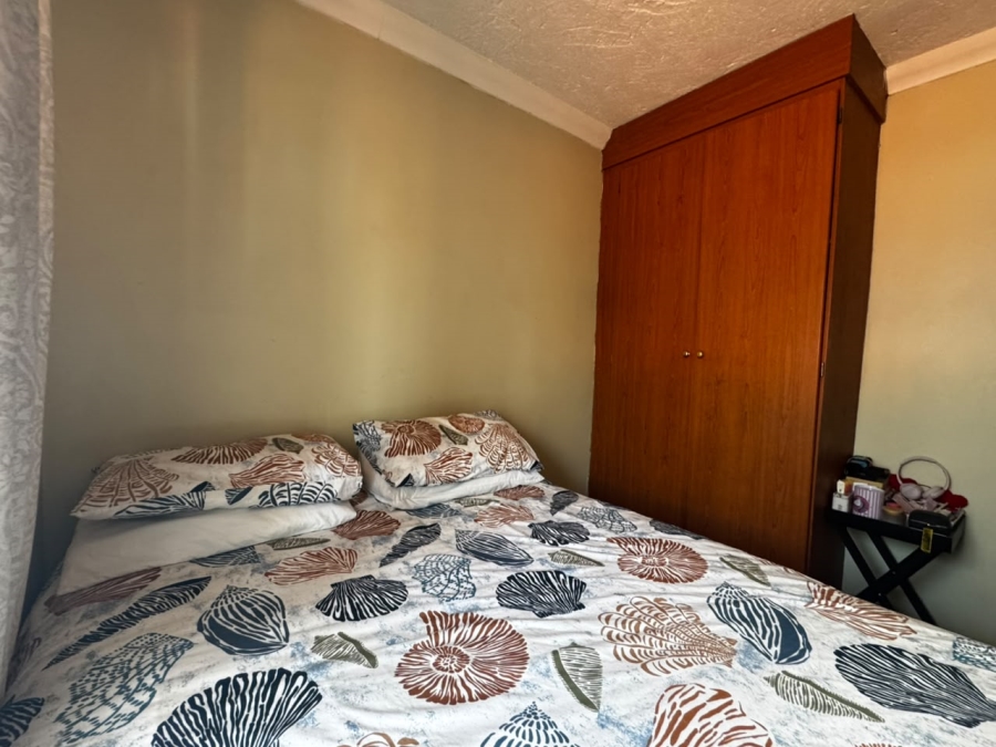 2 Bedroom Property for Sale in Erand Gardens Gauteng