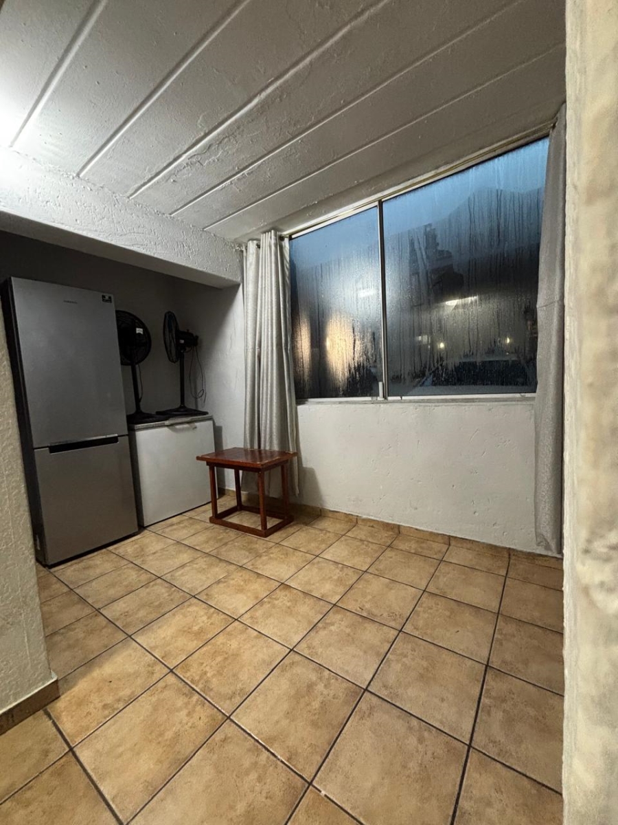 2 Bedroom Property for Sale in Linmeyer Gauteng
