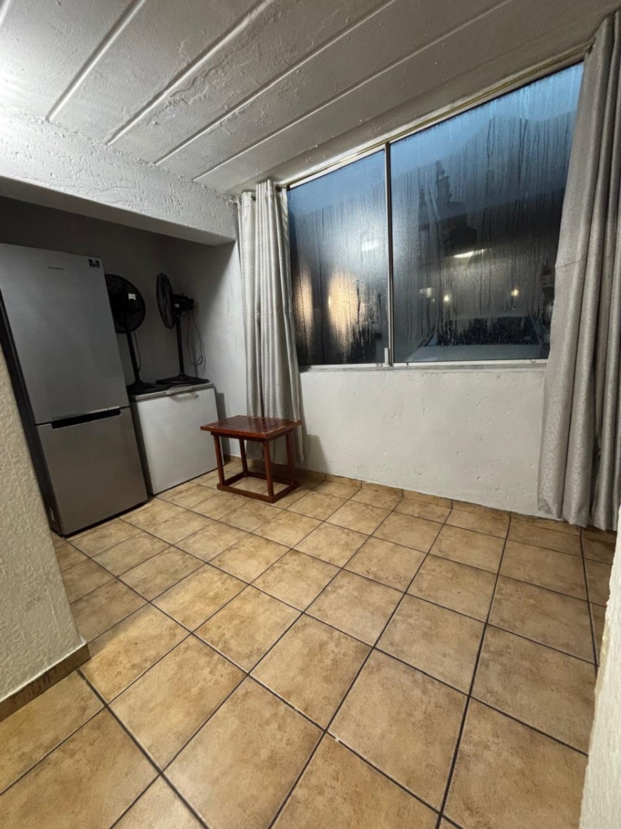 2 Bedroom Property for Sale in Linmeyer Gauteng