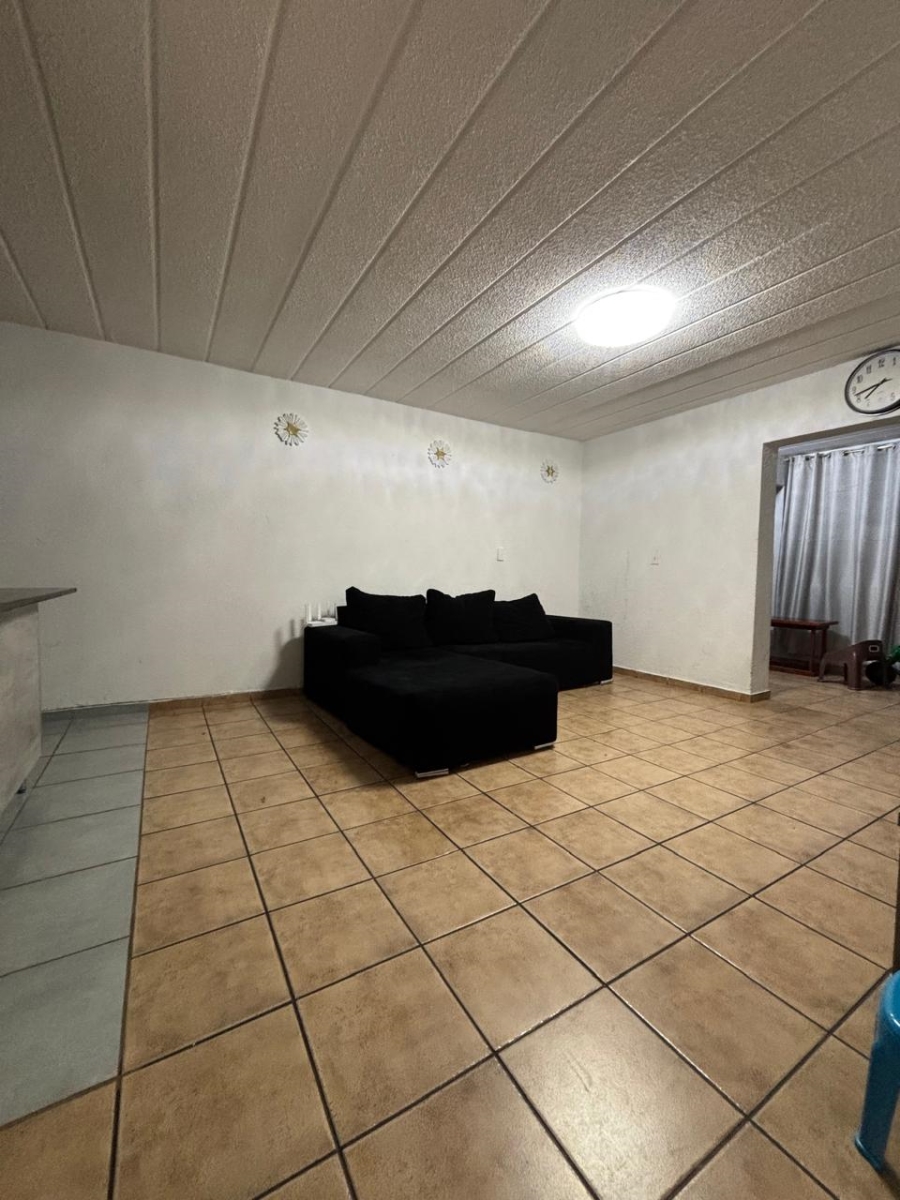 2 Bedroom Property for Sale in Linmeyer Gauteng