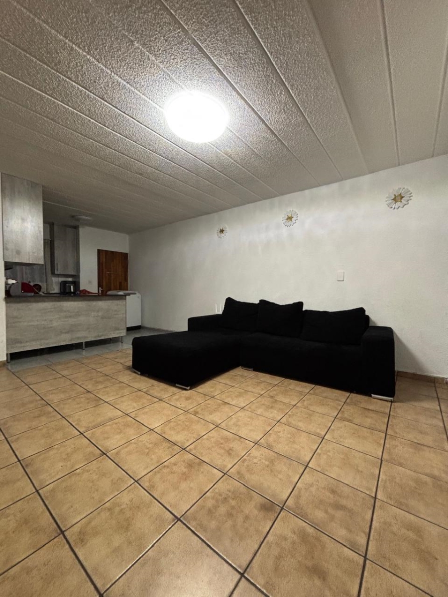2 Bedroom Property for Sale in Linmeyer Gauteng