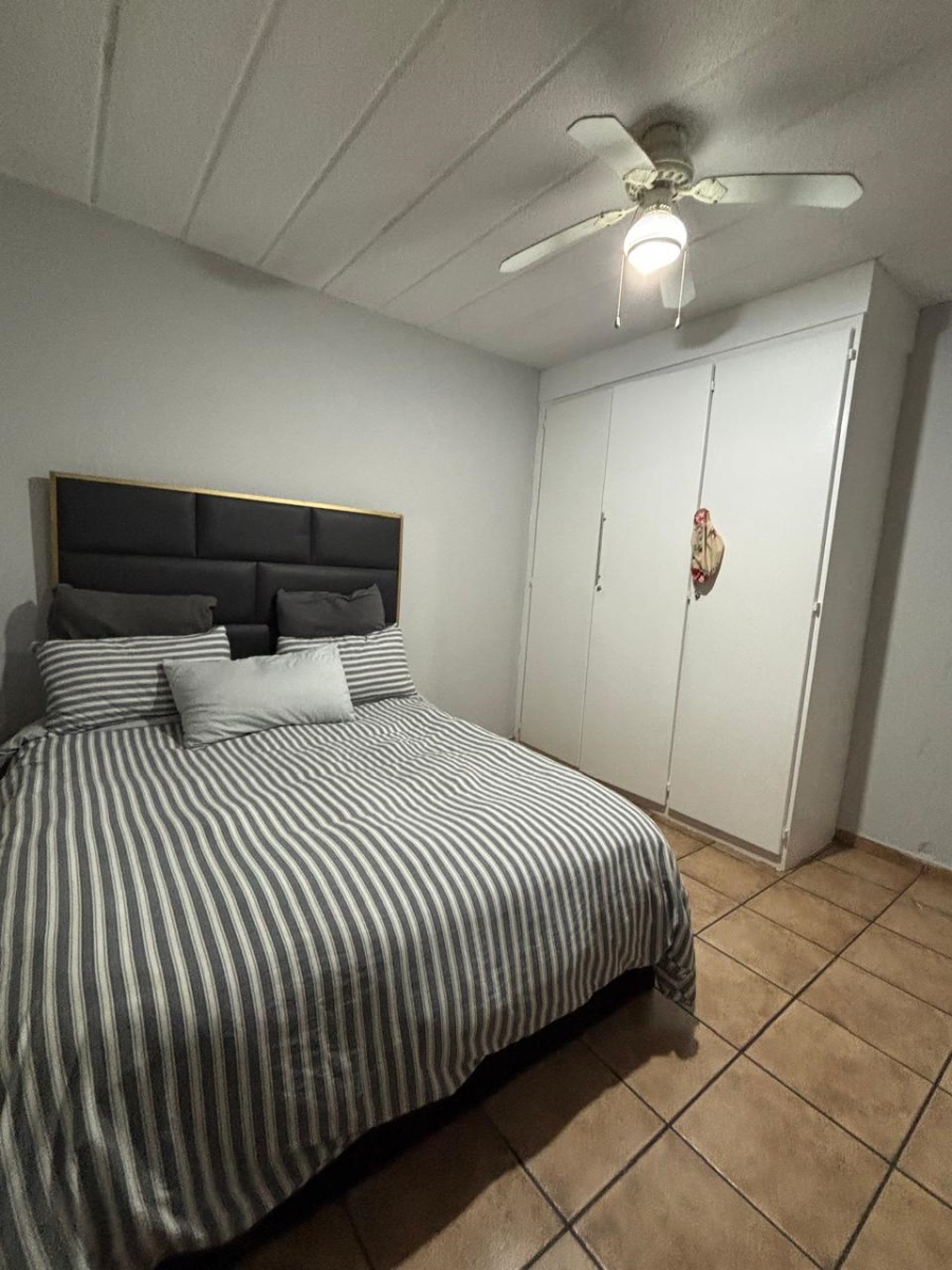 2 Bedroom Property for Sale in Linmeyer Gauteng