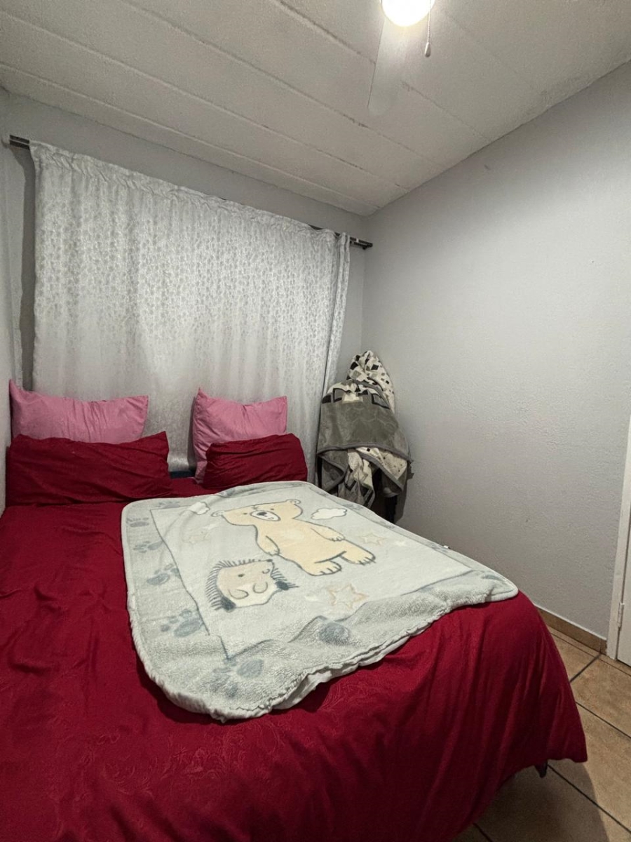 2 Bedroom Property for Sale in Linmeyer Gauteng