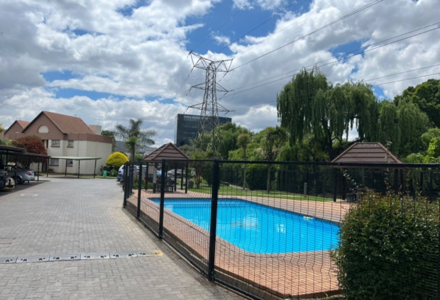 2 Bedroom Property for Sale in Bedford Gardens Gauteng