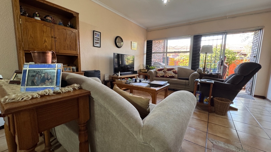 2 Bedroom Property for Sale in Three Rivers Gauteng