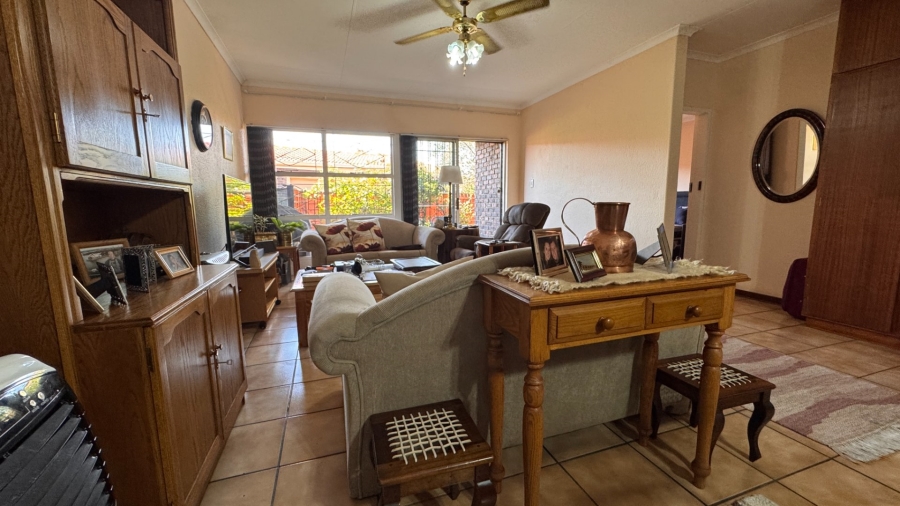 2 Bedroom Property for Sale in Three Rivers Gauteng