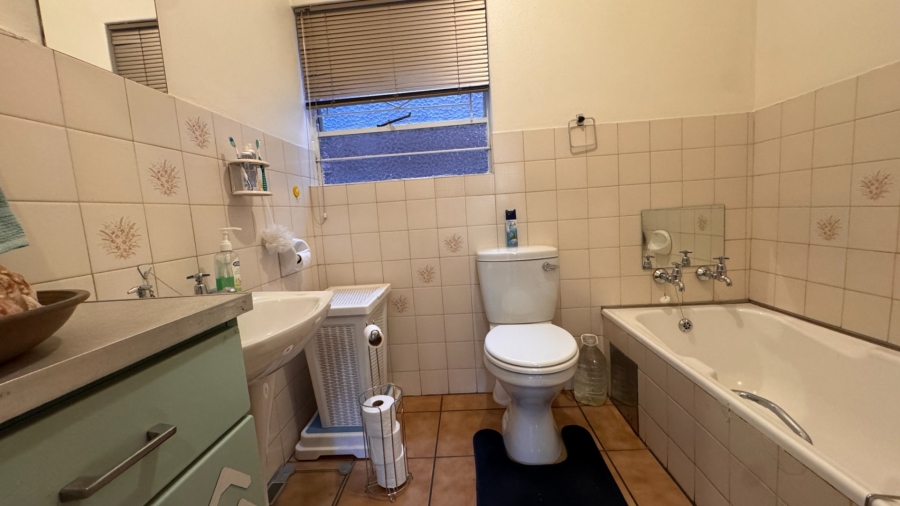 2 Bedroom Property for Sale in Three Rivers Gauteng