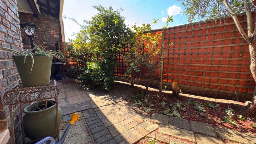 2 Bedroom Property for Sale in Three Rivers Gauteng
