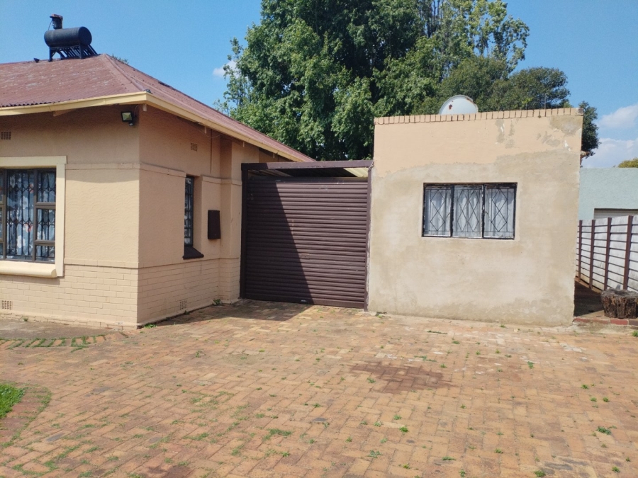 4 Bedroom Property for Sale in Selection Park Gauteng