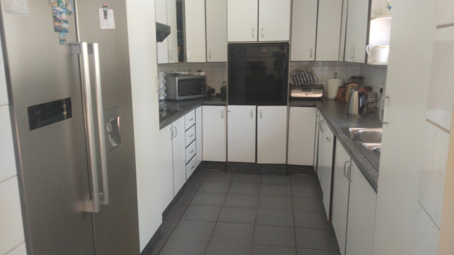 2 Bedroom Property for Sale in Brackendowns Gauteng