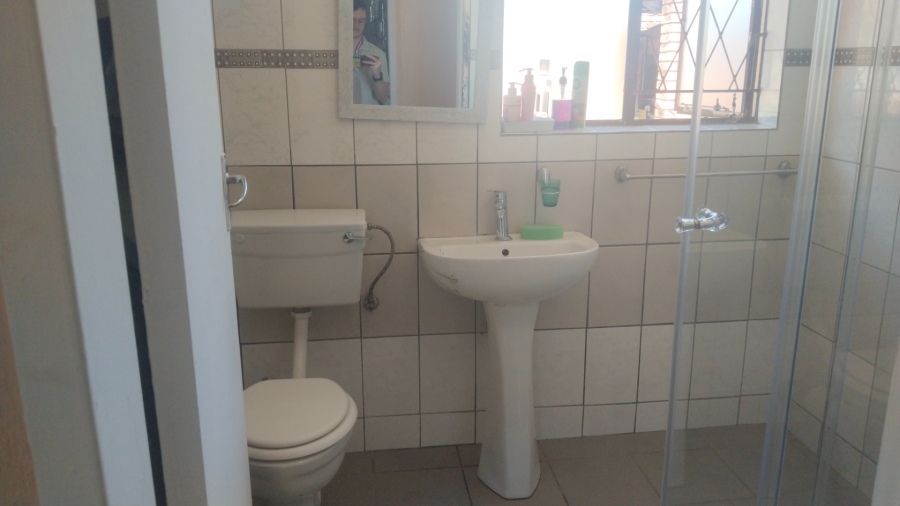 2 Bedroom Property for Sale in Brackendowns Gauteng