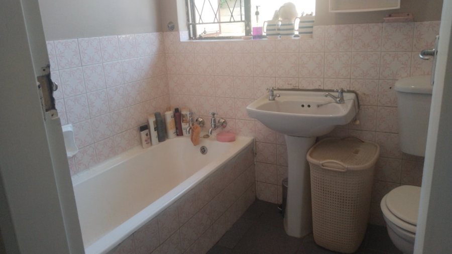 2 Bedroom Property for Sale in Brackendowns Gauteng
