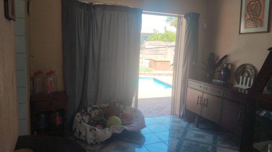 2 Bedroom Property for Sale in Brackendowns Gauteng