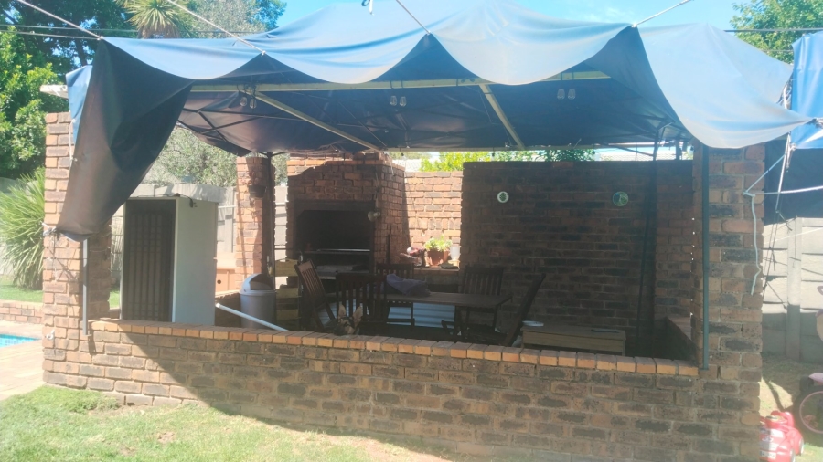 2 Bedroom Property for Sale in Brackendowns Gauteng