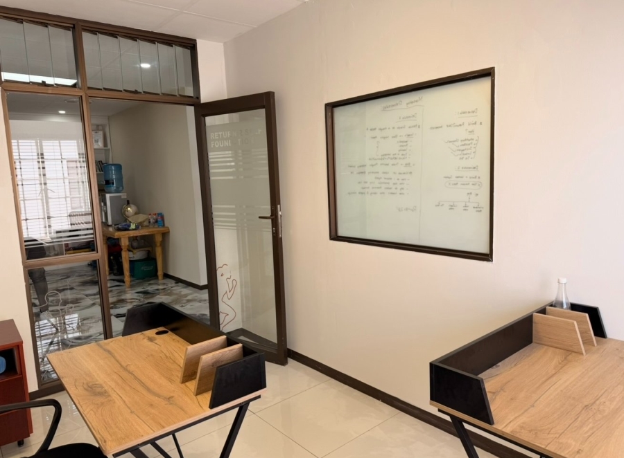 To Let Commercial Property for Rent in Randjespark Gauteng