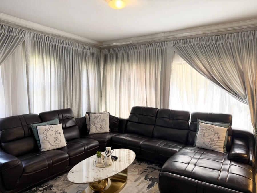 3 Bedroom Property for Sale in Vorna Valley Gauteng
